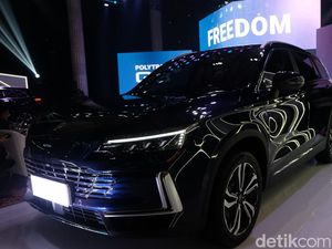 Skema Nyicil Mobil Polytron, Tiap Bulan Bayar Berapa?