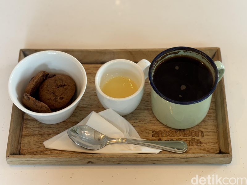 2madison Art Cafe
