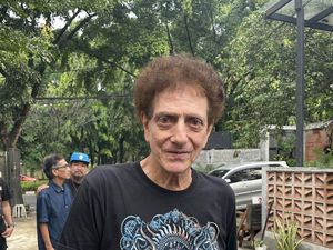Achmad Albar Cerita Kondisi Terkini Fachri Setelah Ditangkap Lagi karena Narkoba
