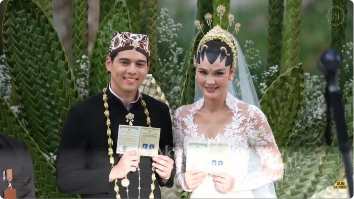 Akad nikah Luna Maya dan Maxime Bouttier