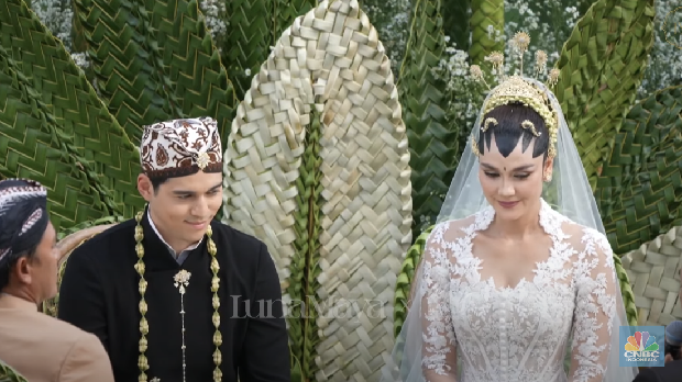 Akad nikah Luna Maya dan Maxime Bouttier. (YouTube/Luna Maya)
