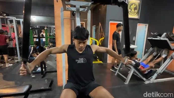 Atlet binaraga Kabupaten Malang saat latihan