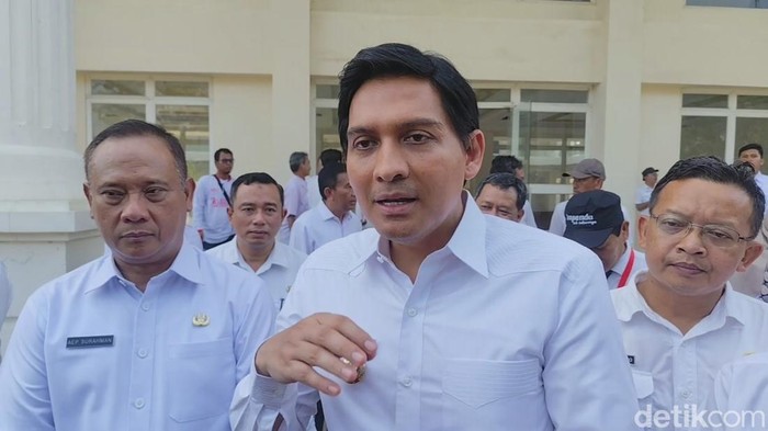 Bupati Indramayu Lucky Hakim.