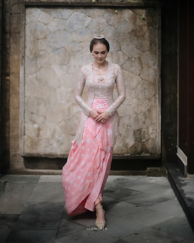 Luna dan Maxime dijadwalkan menikah hari ini, Rabu (17/5/2025). Rangkaian acara akad nikah disebut akan berlangsung mulai pukul 14.30. Foto: Instagram/@iluminen