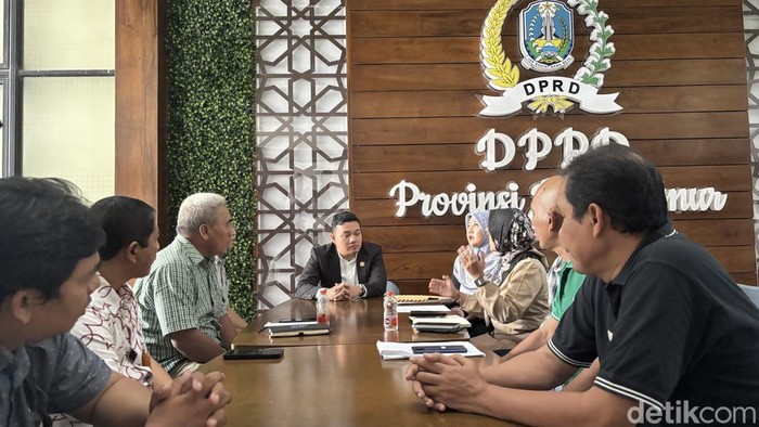 Hearing eks karyawan yang pesangonnya belum lunas terbayar sejak 2023 di DPRD Jatim