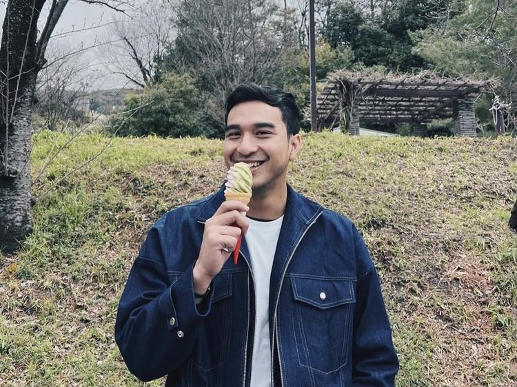 Ibrahim Risyad Pamer Momen Makan Es Krim hingga Pizza