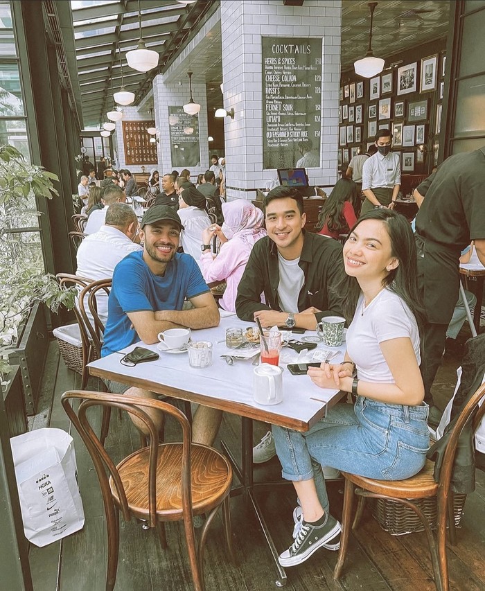 Ibrahim Risyad Pamer Momen Makan Es Krim hingga Pizza