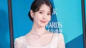 IU memerankan Ae Sun di drama Korea When Life Gives You Tangerines. Di Baeksang Arts Awards 2025 semalam, Selasa (6/5/2025), drakor ini menang besar.