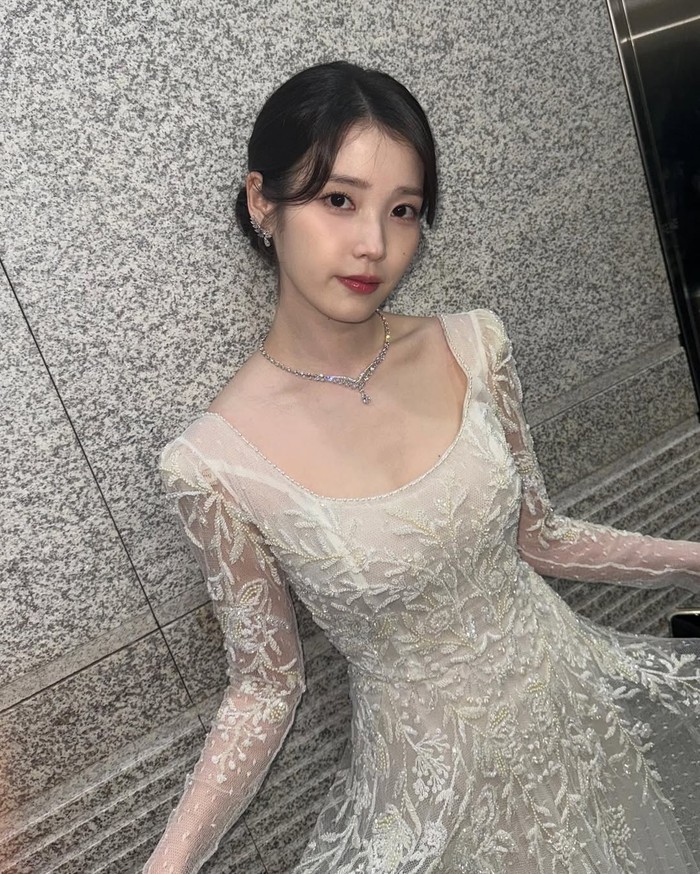 IU
