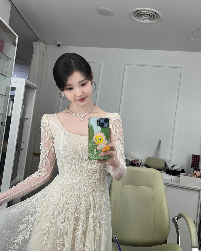 IU