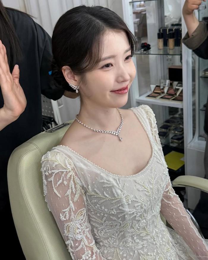 IU