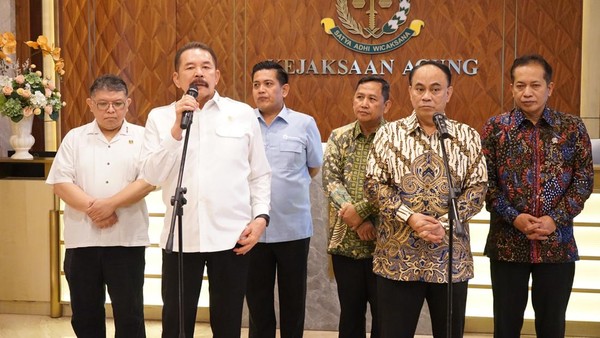 Jaksa Agung Bantu Menkop Beri Pendampingan Hukum Kopdes Merah Putih