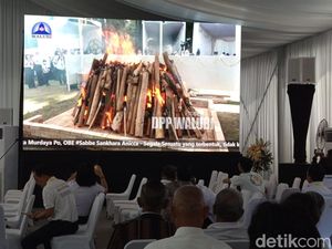 Potret Kremasi Murdaya Poo di Bukit Dagi Candi Borobudur