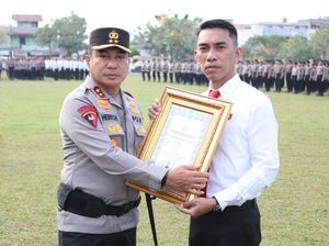 Kapolda Riau Beri Award 5 Personel Berprestasi Ungkap Narkoba-Premanisme