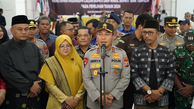 Kapolda Riau Irjen Herry Heryawan mengapresiasi suksesnya Pilkada Siak.