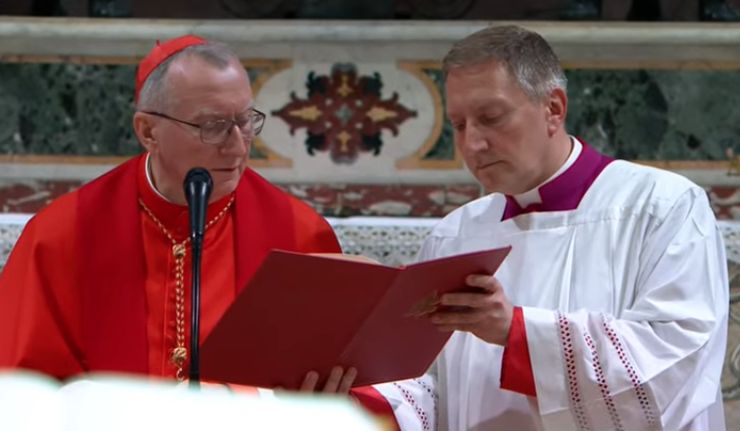 Kardinal Pietro Parolin membacakan ketentuan Konklaf dan janji kerahasiaan. (YouTube/EWTN Vatican)