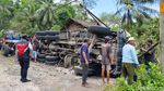 Penampakan Angkot Tak Berbentuk Dihantam Truk hingga 11 Orang Tewas