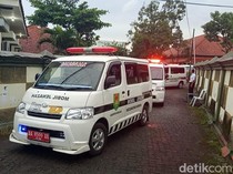2 Penghuni Jadi Korban Laka Maut Truk Tabrak Angkot-Rumah di Purworejo