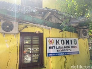 Kantor KONI Parepare Rusak Parah, Plafon Bocor-Bangunan Penuh Rayap