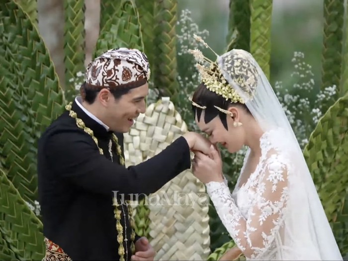 Akad nikah Luna Maya dan Maxime Bouttier.
