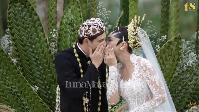 Akad nikah Luna Maya dan Maxime Bouttier.