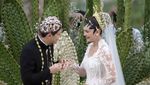 Lihat 7 Momen Luna Maya dan Maxime Usai Akad, Bikin Tersenyum Pagi-pagi