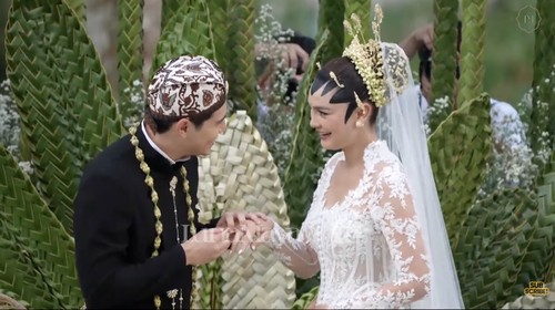 Akad nikah Luna Maya dan Maxime Bouttier.