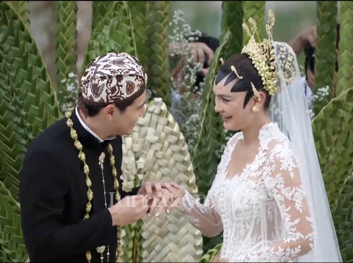 Akad nikah Luna Maya dan Maxime Bouttier.