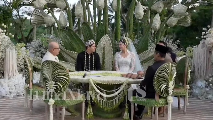 Luna Maya dan Maxime Bouttier