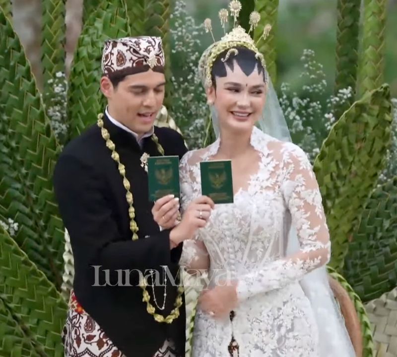 Luna Maya dan Maxime Bouttier menikah.
