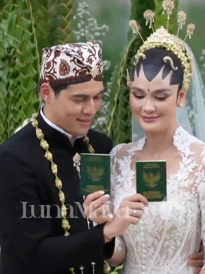 luna maya dan maxime bouttier Luna Maya dan Maxime Bouttier menikah.