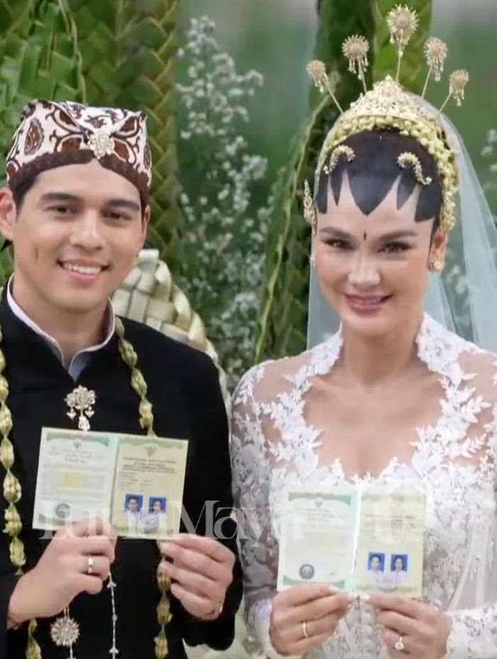 Luna Maya dan Maxime Bouttier menikah.