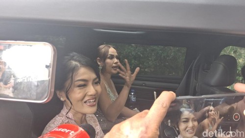 Melaney Richardo dan Aprilla Molaku tiba di lokasi akad nikah Luna Maya dan Maxime Bouttier di Gianyar, Bali, Rabu (7/5/2025).