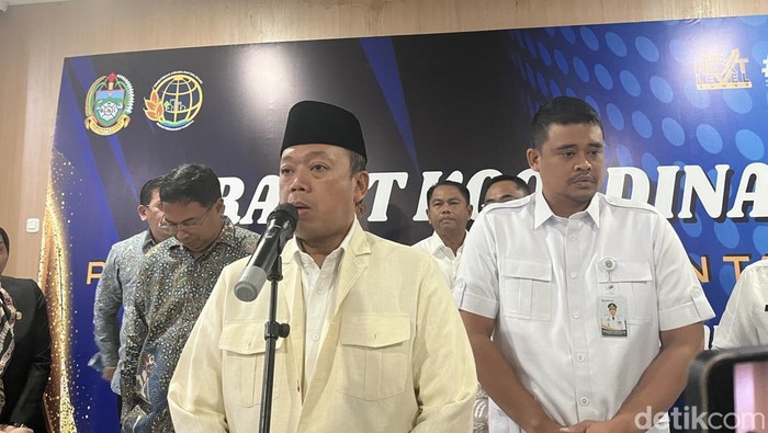 Menteri ATR/BPN Nusron Wahid saat memberikan keterangan kepada wartawan di Medan (Kartika Sari/detikcom)