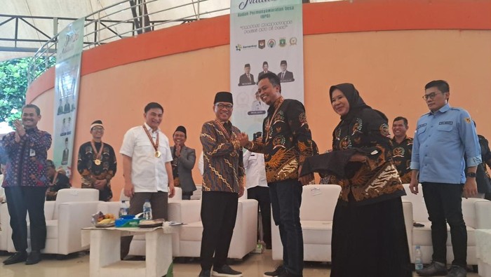 Menteri Desa dan Pembangunan Daerah Tertinggal (Mendes PDT) Yandri Susanto diangkat menjadi Bapak Badan Permusyawaratan Desa (BPD) Indonesia (Arief/detikcom)