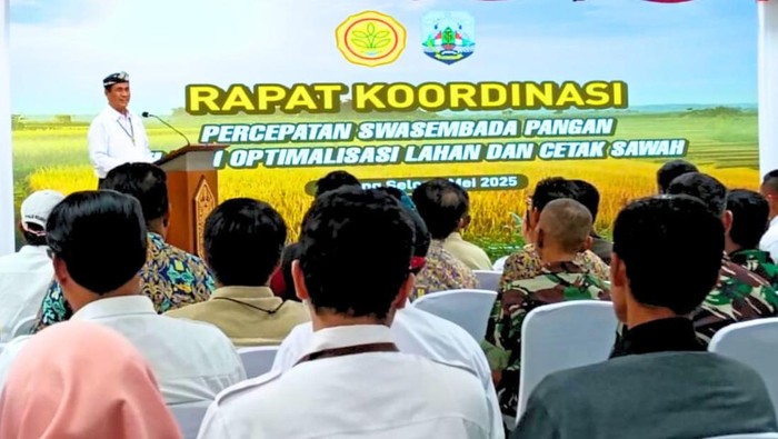 Menteri Pertanian Andi Amran Sulaiman menargetkan Kalimantan Utara (Kaltara) mampu mencapai kemandirian pangan dalam waktu satu tahun.