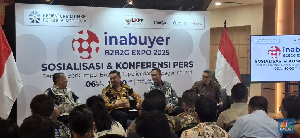 Menteri UMKM Maman Abdurrahman saat jumpa pers Inabuyer B2B2G Expo 2025 di Jakarta, Selasa (6/5/2025). (CNBC Indonesia/Chandra Dwi Pranata)