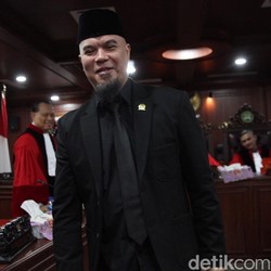Video: Permintaan Maaf Ahmad Dhani ke Rayen Pono