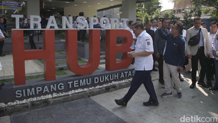 Gubernur DKI Jakarta Pramono Anung meresmikan Artotel di kawasan Sudirman, Jakarta, Rabu (7/5/2025).