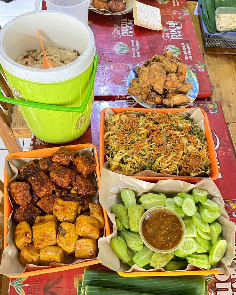 rekomendasi nasi rames enak di area apartemen