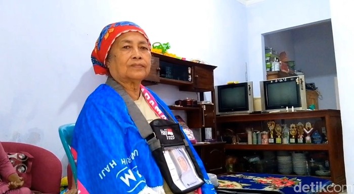Nenek 101 tahun di Probolinggo naik haji dari patungan 3 anak