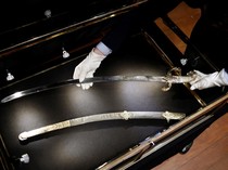 Penampakan Pedang Napoleon yang Bakal Dilelang di Paris