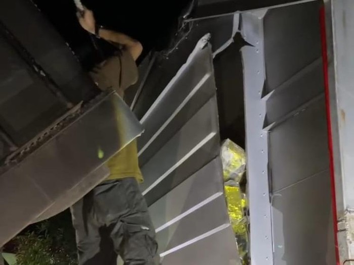 Penampakan truk pembawa 71 kg sabu di Jambi.