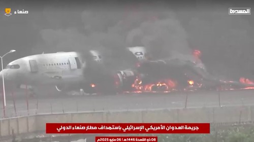 Pesawat-pesawat di Bandara Yaman Terbakar Usai Diserang Israel