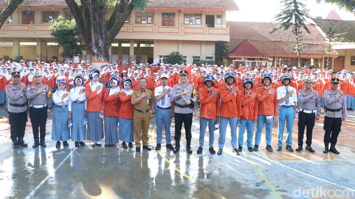 Polres Magetan goes to school