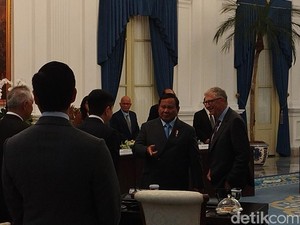 Prabowo dan Bill Gates Ngobrol Bareng Para Pengusaha Termasuk Haji Isam