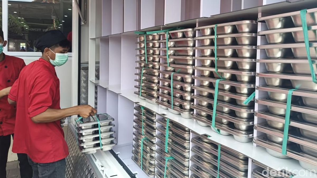 Dapur MBG Pertama di Denpasar Bisa Bikin 3.700 Porsi per Hari