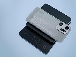Realme Pamerkan HP Rasa Powerbank, Baterainya 10.000 mAh