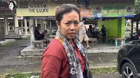 Terbaru, dalam YouTube Soimah (6/5/2025), wanita 44 tahun ini membagikan momen menghampiri Kupat Tahu Mbah Ponco. Lokasinya di Pasar Gumulan, Caturharjo, Bantul. Foto: YouTube Soimah