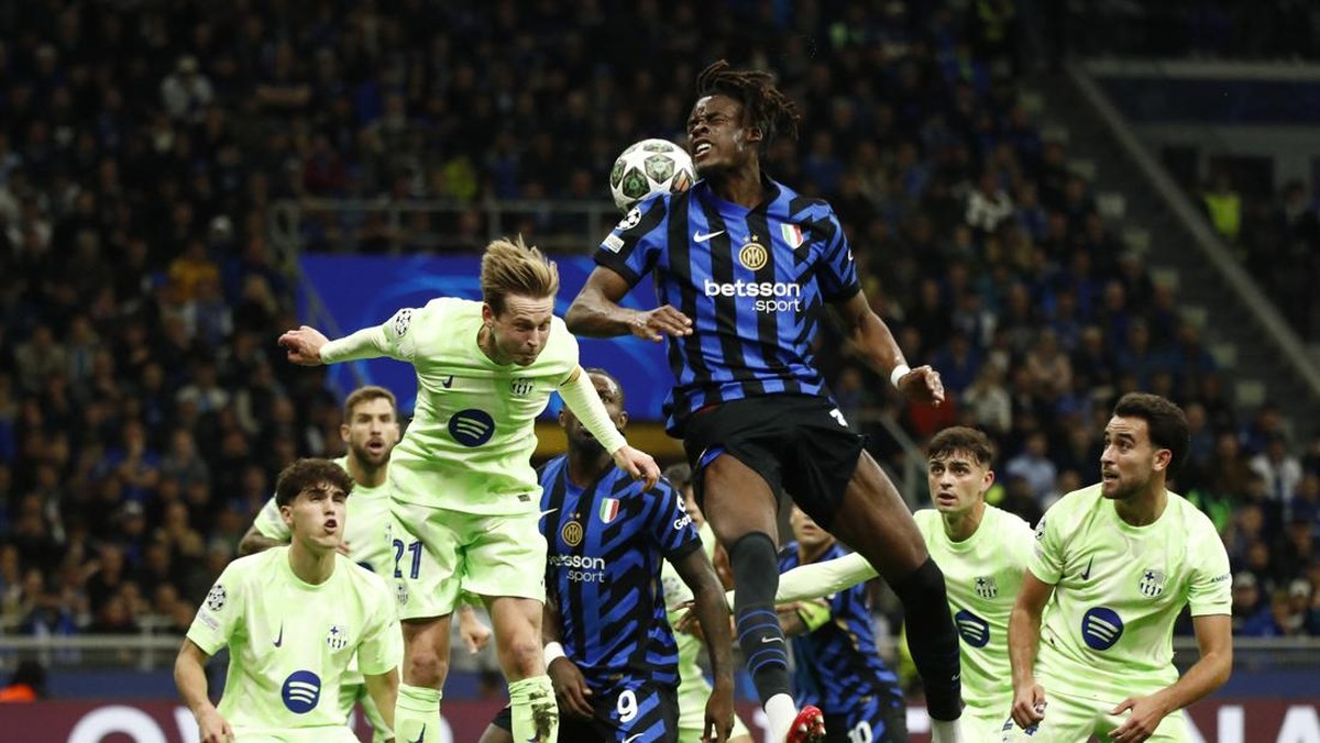 Alan Shearer berterima kasih ke Inter Milan dan Barcelona karena menyuguhkan semifinal Liga Champions yang hebat. (Foto: REUTERS/Alessandro Garofalo)